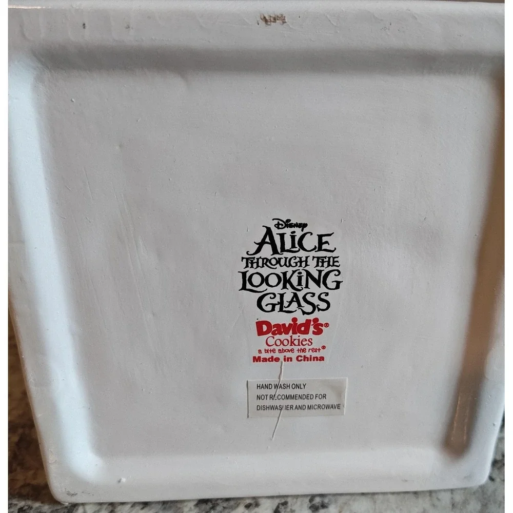 Disney Alice Through the Looking Glass Cookie Jar Clock Ceramic White Gold Trim‎